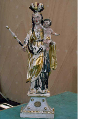 Figur, Madonna mit Kind, vor der Restaurierung